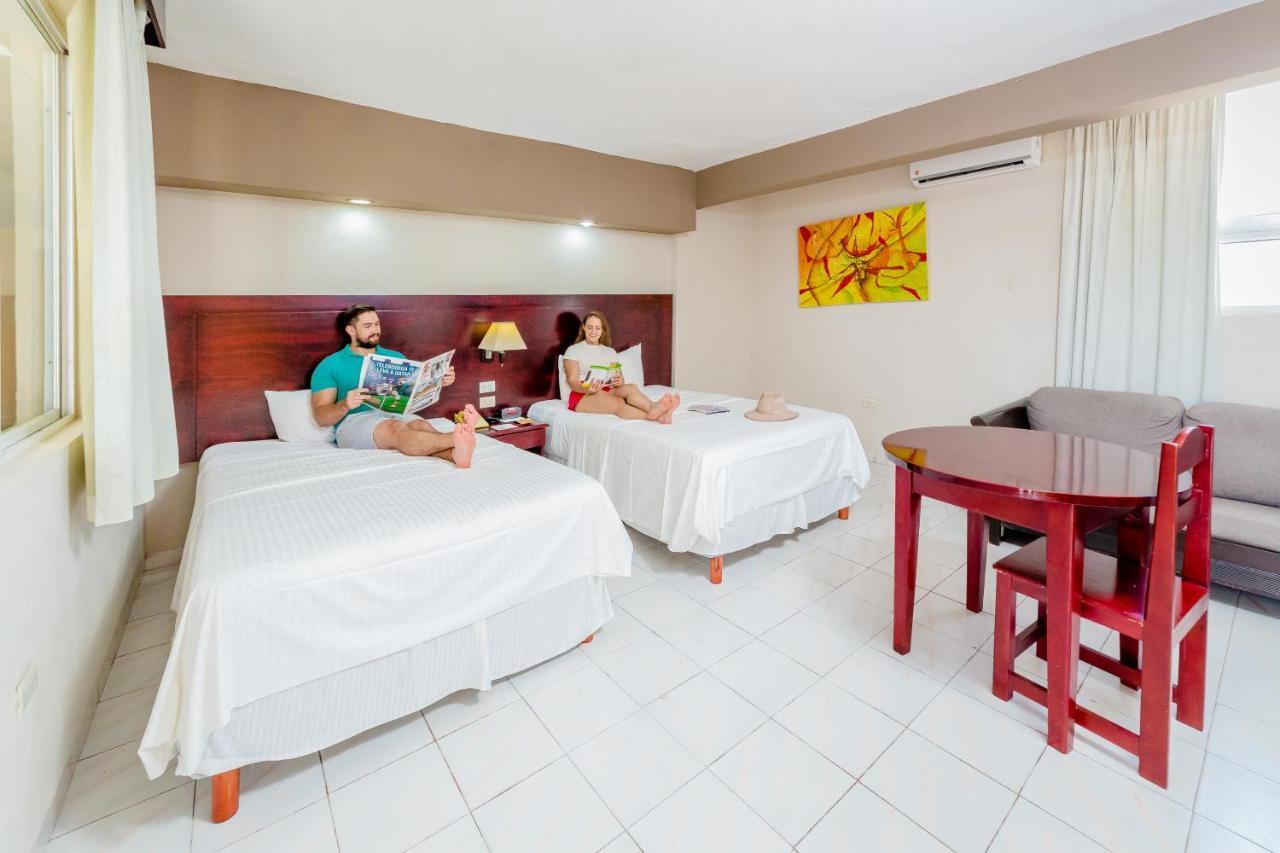 Hotel Maria Del Carmen Mérida Exteriör bild