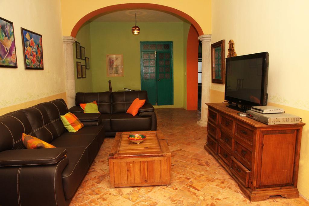 Hotel Maria Del Carmen Mérida Exteriör bild